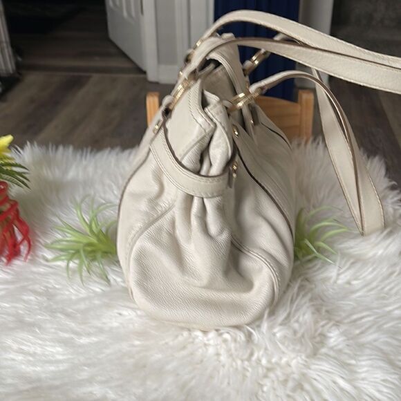 MICHAEL KORS LEATHER SHOULDER BAG - Picture 6 of 13